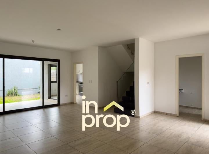 Casa · 160m² · 6 Ambientes · 2 Cocheras