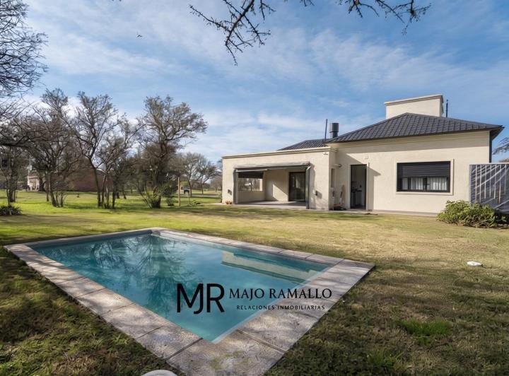 Casa · 186m² · 4 Ambientes · 2 Cocheras