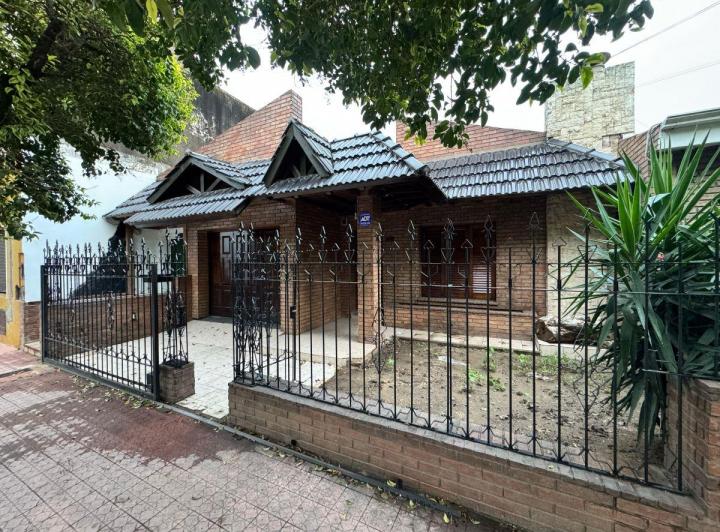 Casa · 125m² · 5 Ambientes · 1 Cochera