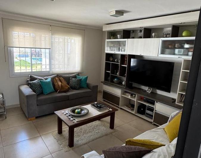 Casa · 386m² · 7 Ambientes · 2 Cocheras