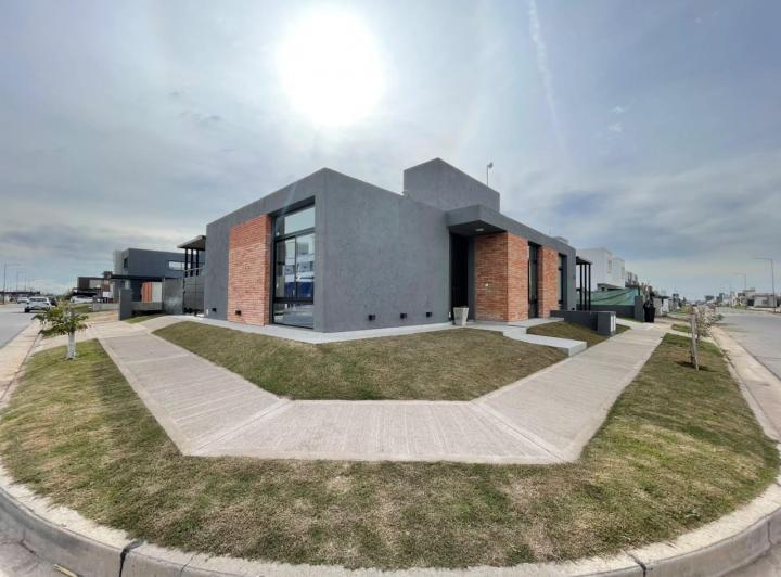 Casa · 102m² · 5 Ambientes