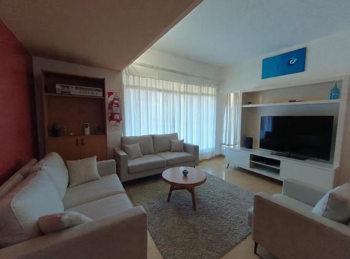 Casa · 251m² · 7 Ambientes · 1 Cochera