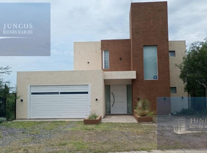 Casa · 152m² · 7 Ambientes · 2 Cocheras