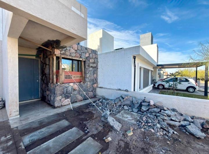 Casa · 150m² · 4 Ambientes · 2 Cocheras