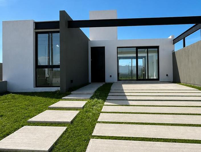 Casa · 250m² · 3 Dormitorios