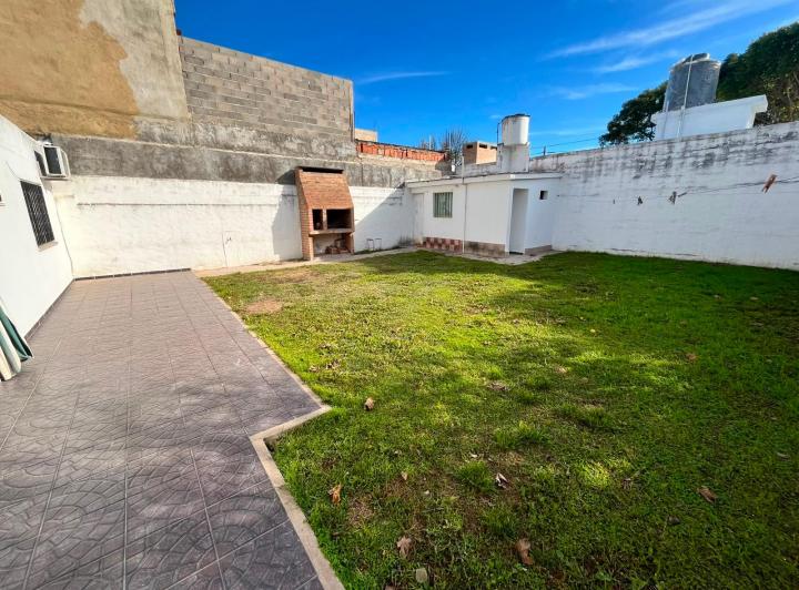 Casa · 120m² · 2 Ambientes · 2 Cocheras