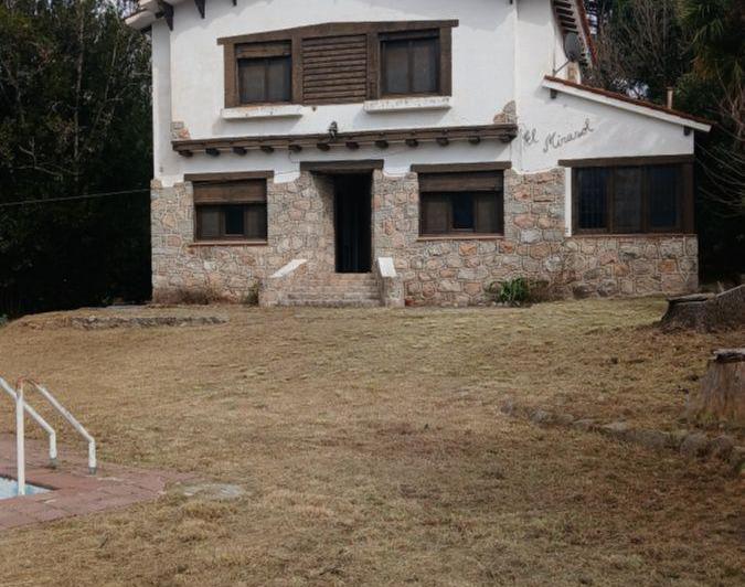Casa · 180m² · 1 Ambiente · 1 Cochera
