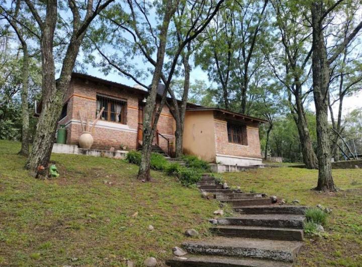 Casa · 300m² · 6 Ambientes · 5 Cocheras