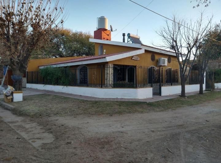 Casa · 160m² · 4 Ambientes · 1 Cochera