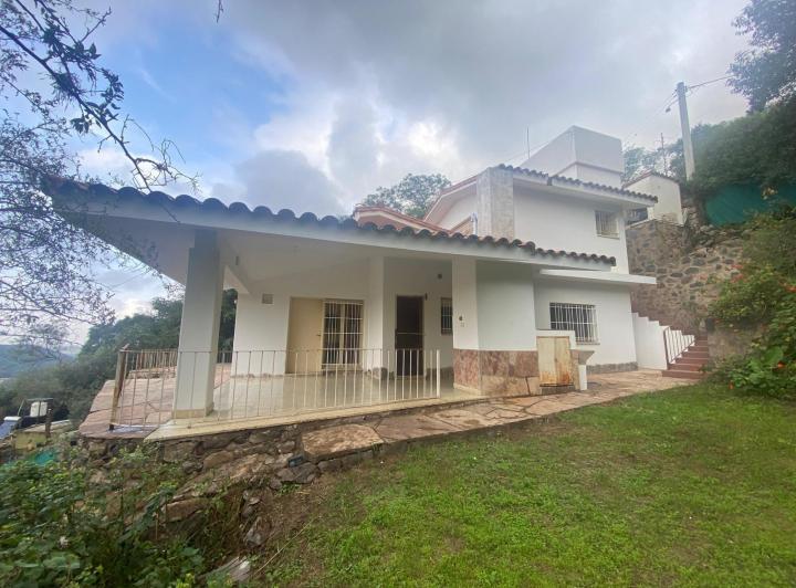 Casa · 183m² · 5 Ambientes · 1 Cochera