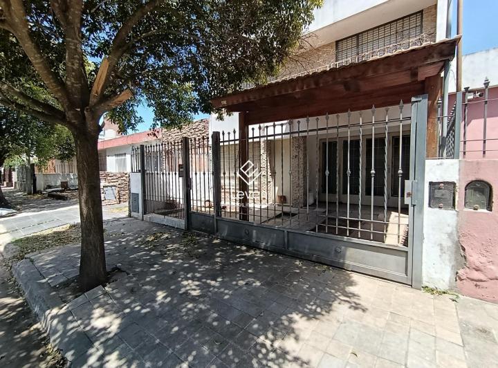 Casa · 125m² · 5 Ambientes · 1 Cochera