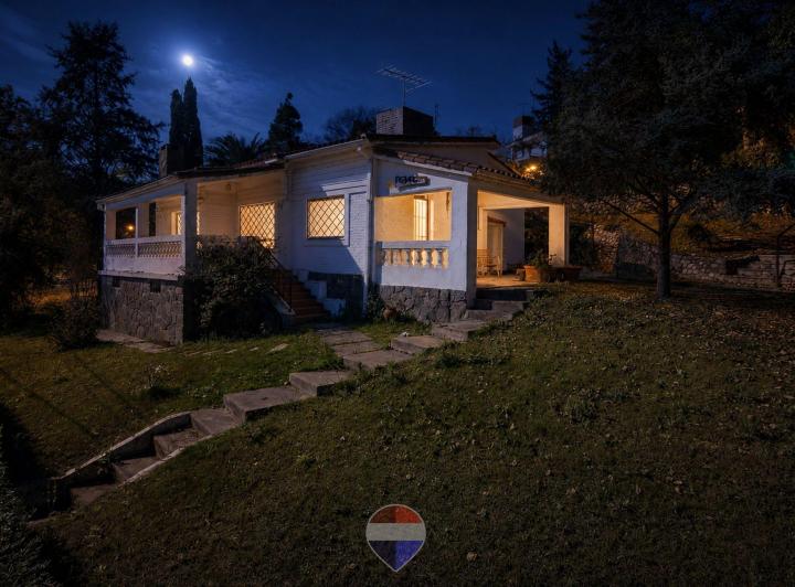Casa · 155m² · 7 Ambientes · 1 Cochera