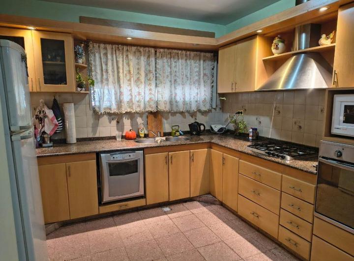 Casa · 187m² · 4 Ambientes · 2 Cocheras