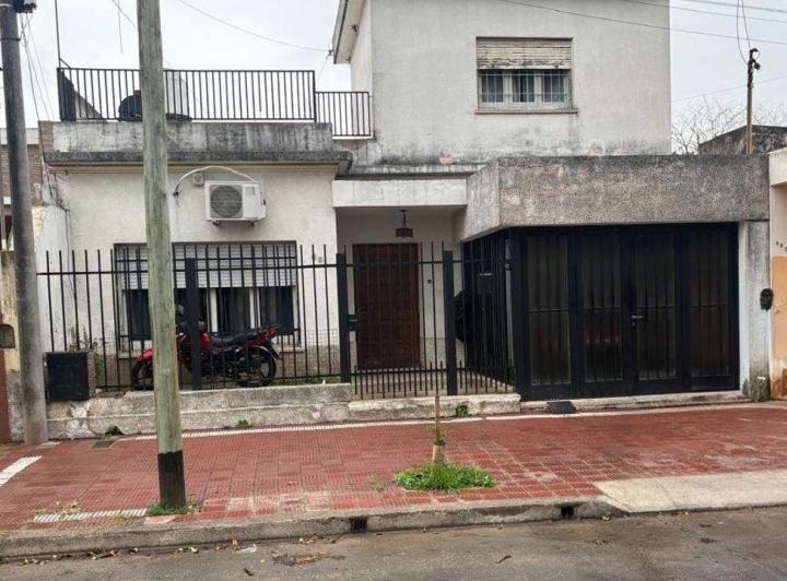 Casa · 153m² · 7 Ambientes · 1 Cochera