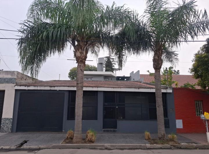 Casa · 232m² · 8 Ambientes
