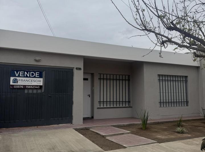 Casa · 104m² · 7 Ambientes · 1 Cochera