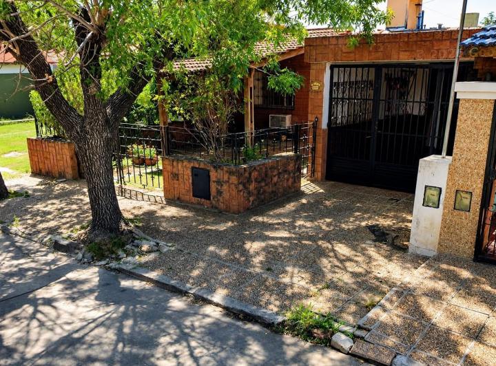 Casa · 157m² · 3 Dormitorios · 2 Cocheras