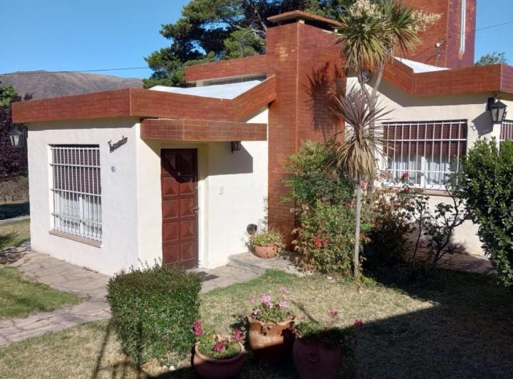 Casa · 142m² · 3 Dormitorios · 1 Cochera