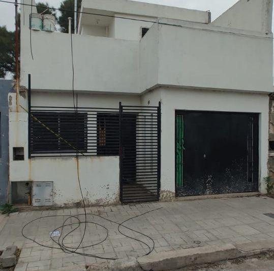 Casa · 80m² · 3 Ambientes · 1 Cochera