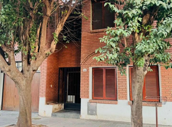 Casa · 150m² · 7 Ambientes · 1 Cochera