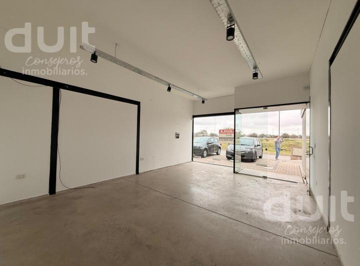 Local comercial · 41m² · 1 Ambiente · 2 Cocheras