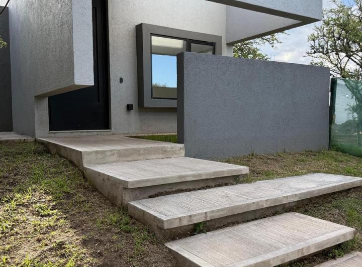 Casa · 197m² · 4 Ambientes · 2 Cocheras