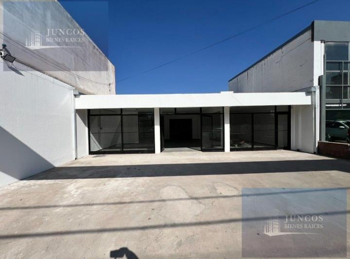 Local comercial · 200m² · 4 Ambientes