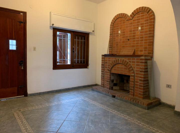Casa · 160m² · 4 Dormitorios · 1 Cochera