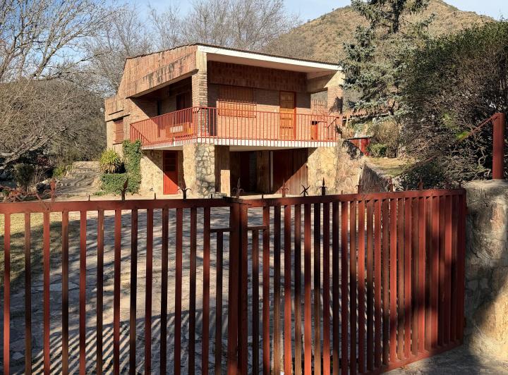 Casa · 150m² · 6 Ambientes · 1 Cochera