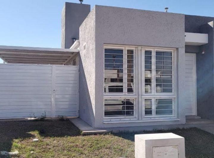 Casa · 45m² · 2 Ambientes · 1 Cochera