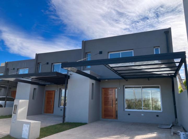 Casa · 150m² · 6 Ambientes · 2 Cocheras