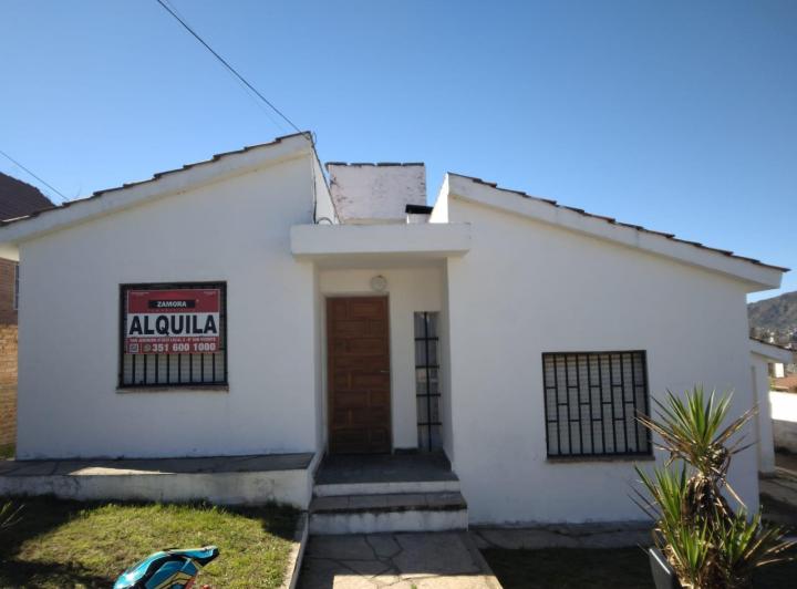 Casa · 2 Dormitorios · 1 Cochera