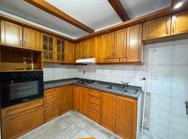 Casa · 162m² · 6 Ambientes · 1 Cochera