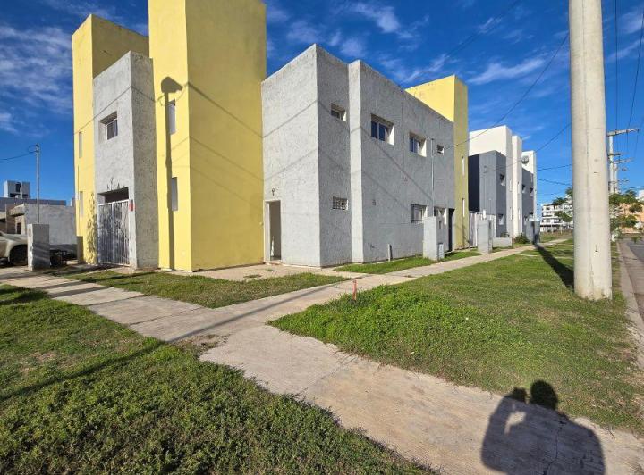Casa · 94m² · 3 Ambientes · 1 Cochera
