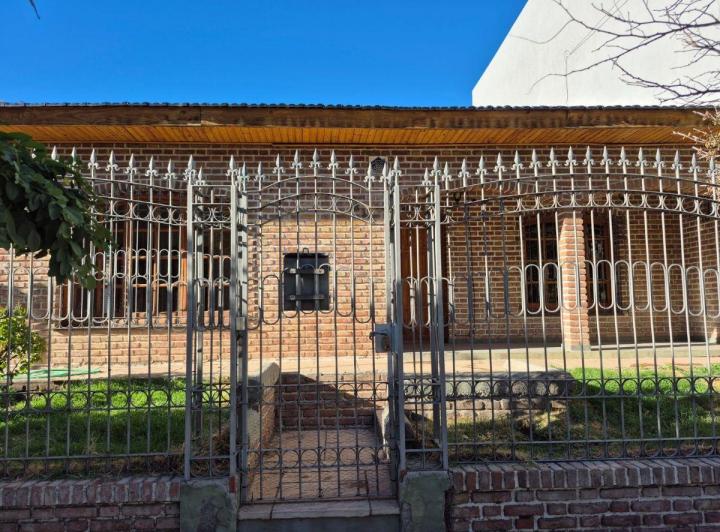 Casa · 190m² · 4 Ambientes · 1 Cochera