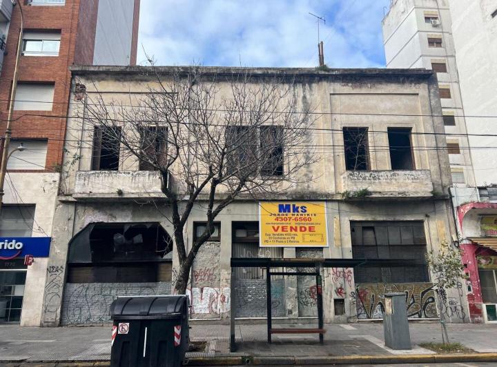 Terreno · 915m²