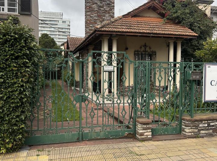 Terreno · 200m² · 7 Ambientes · 4 Cocheras