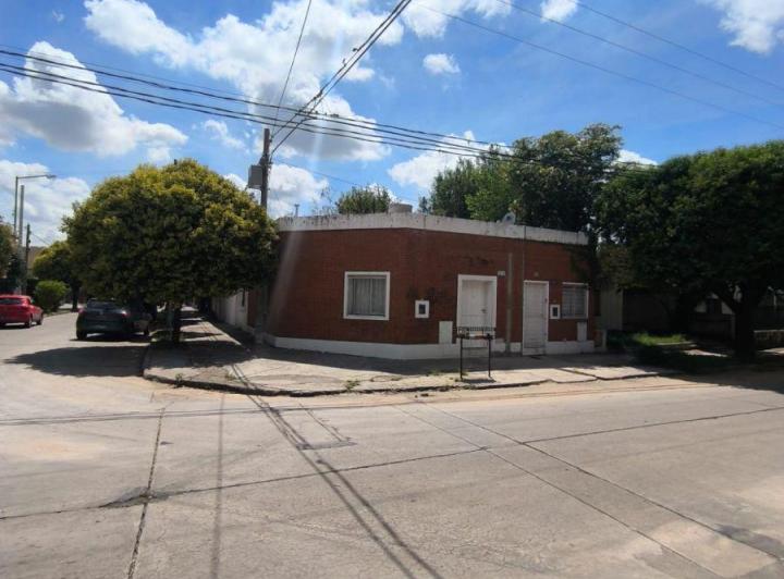 Casa · 187m² · 7 Ambientes · 2 Cocheras