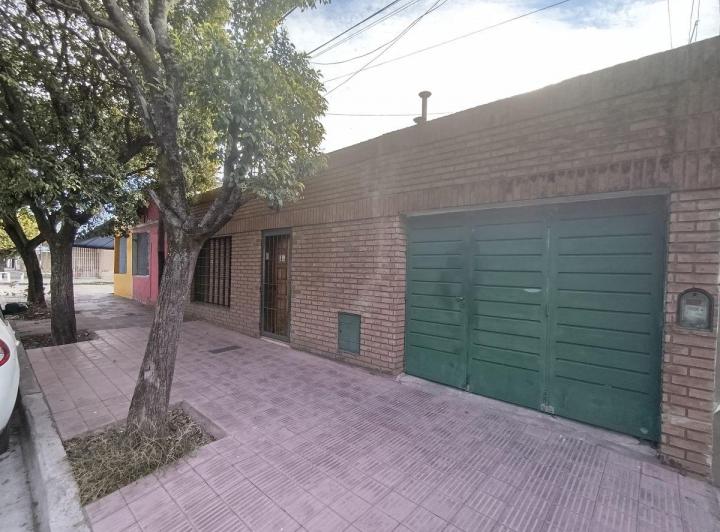 Casa · 135m² · 5 Ambientes · 1 Cochera