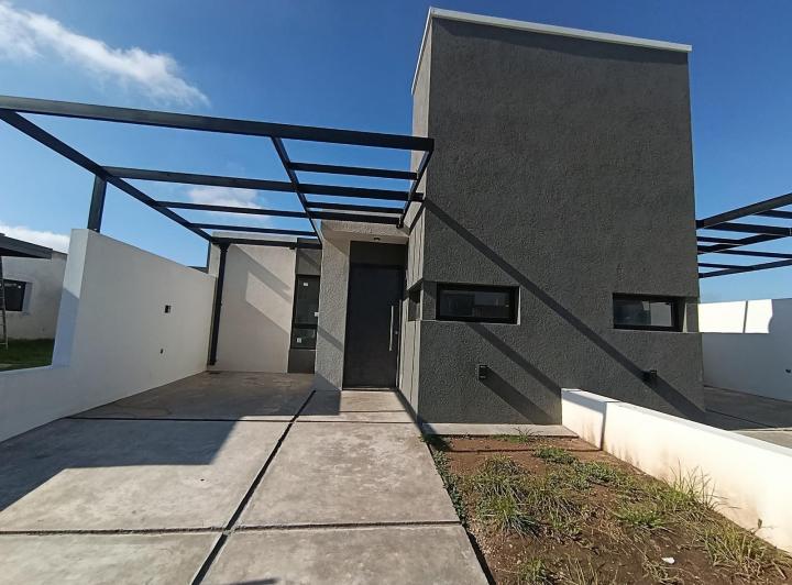 Casa · 64m² · 3 Ambientes · 1 Cochera