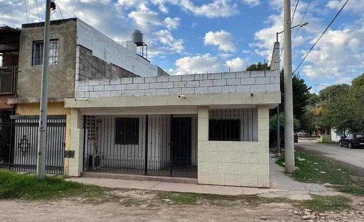 Casa · 85m² · 5 Ambientes · 1 Cochera