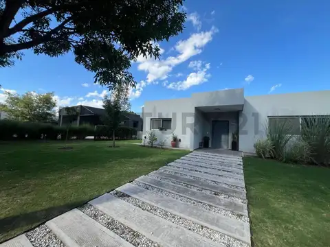 Casa en Venta en Cañuelas Country Golf, Countries y Barrios Cerrados en Córdoba Capital