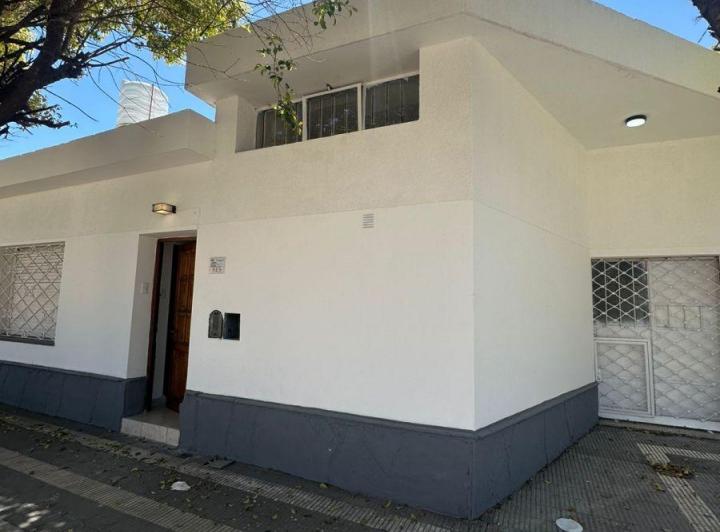 Casa · 250m² · 5 Ambientes · 1 Cochera