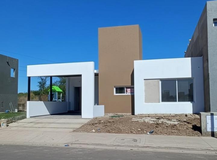 Casa · 126m² · 3 Ambientes · 1 Cochera