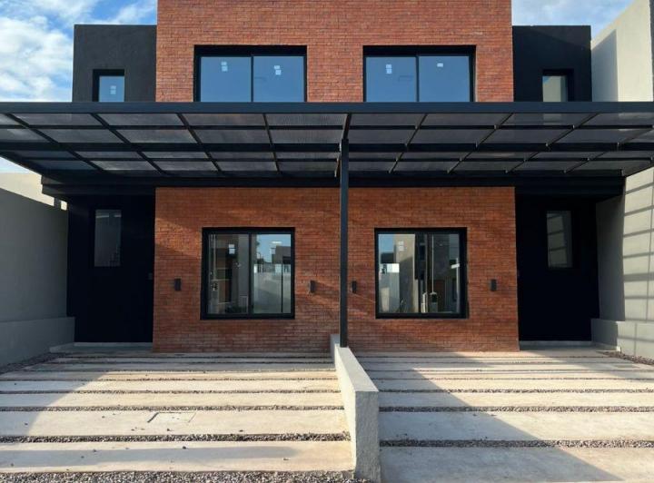 Casa · 120m² · 3 Ambientes · 2 Cocheras