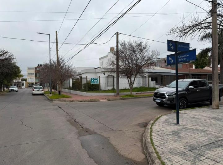 Casa · 165m² · 8 Ambientes · 1 Cochera