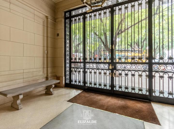 Departamento · 228m² · 5 Ambientes · 1 Cochera