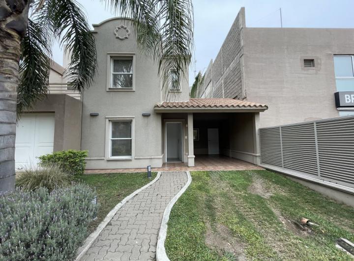 Casa · 105m² · 2 Dormitorios · 1 Cochera