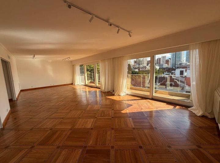 Departamento · 206m² · 5 Ambientes · 1 Cochera