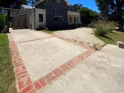 Casa en Alquiler en Barrancas De San Benito, Barrio Chapadmalal